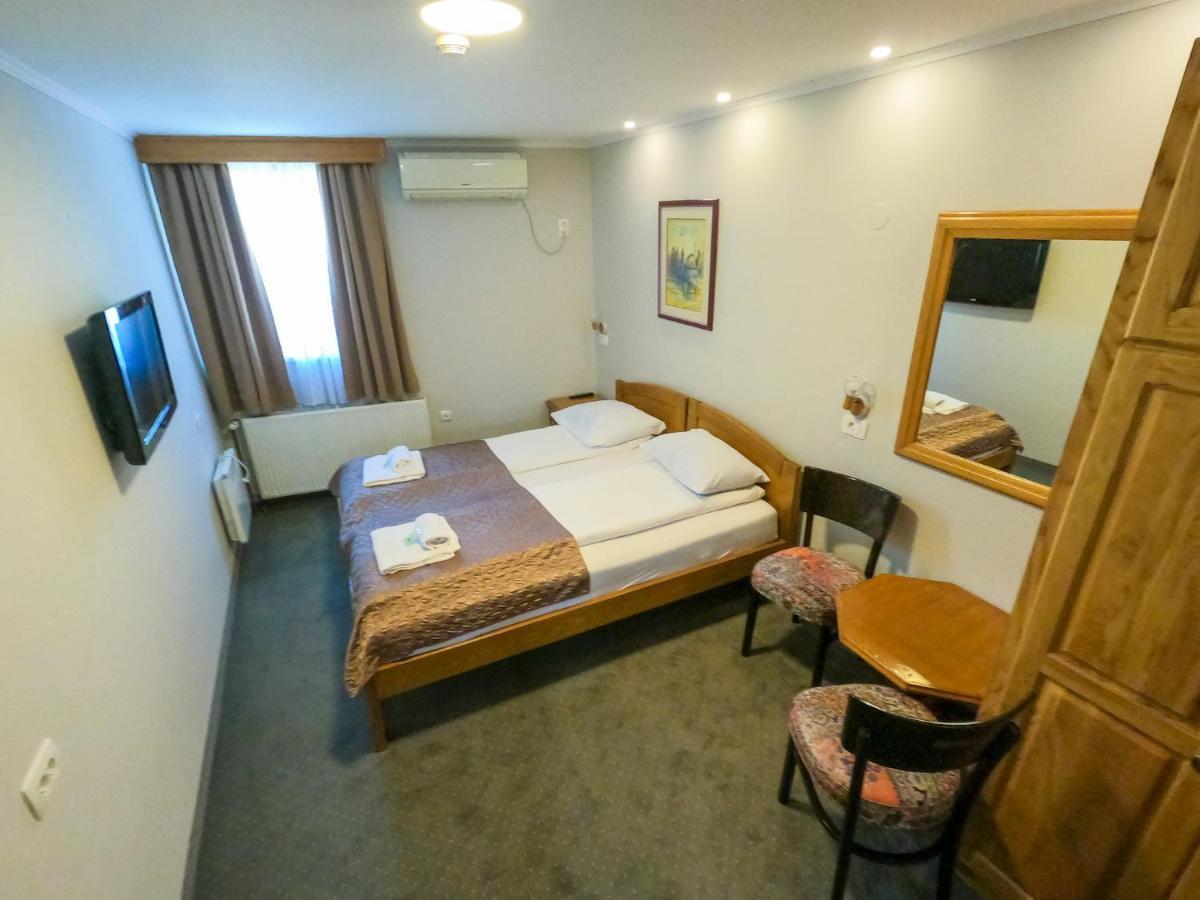 Hotel Pansion Stari Grad SJJ Exteriér fotografie