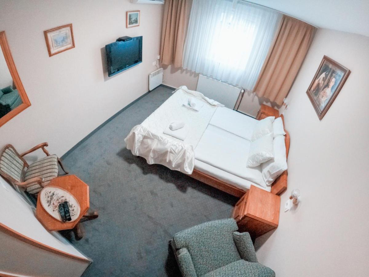 Hotel Pansion Stari Grad SJJ Exteriér fotografie