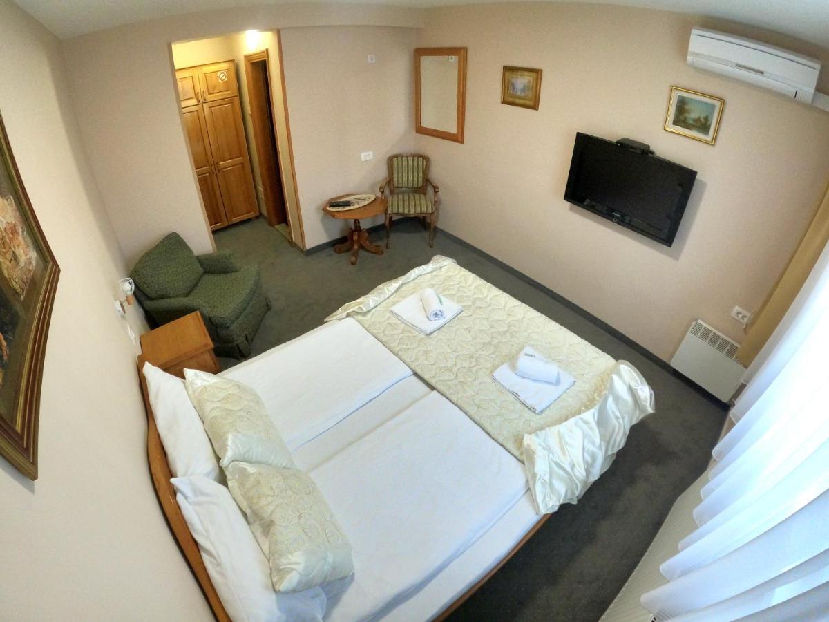 Hotel Pansion Stari Grad SJJ Exteriér fotografie