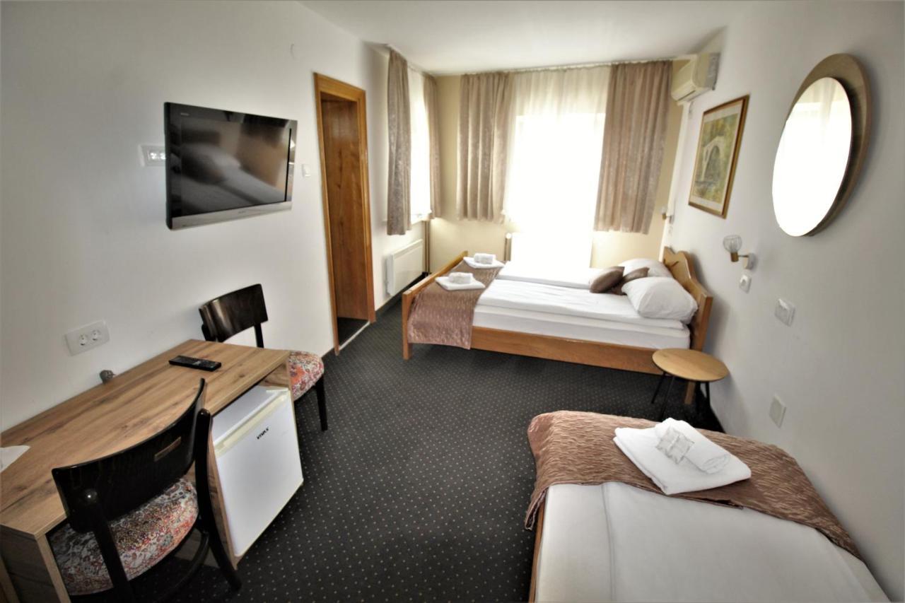 Hotel Pansion Stari Grad SJJ Exteriér fotografie