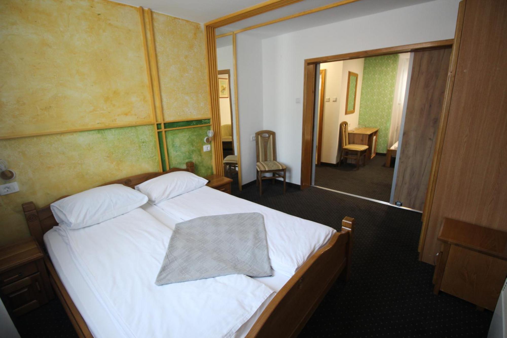 Hotel Pansion Stari Grad SJJ Exteriér fotografie